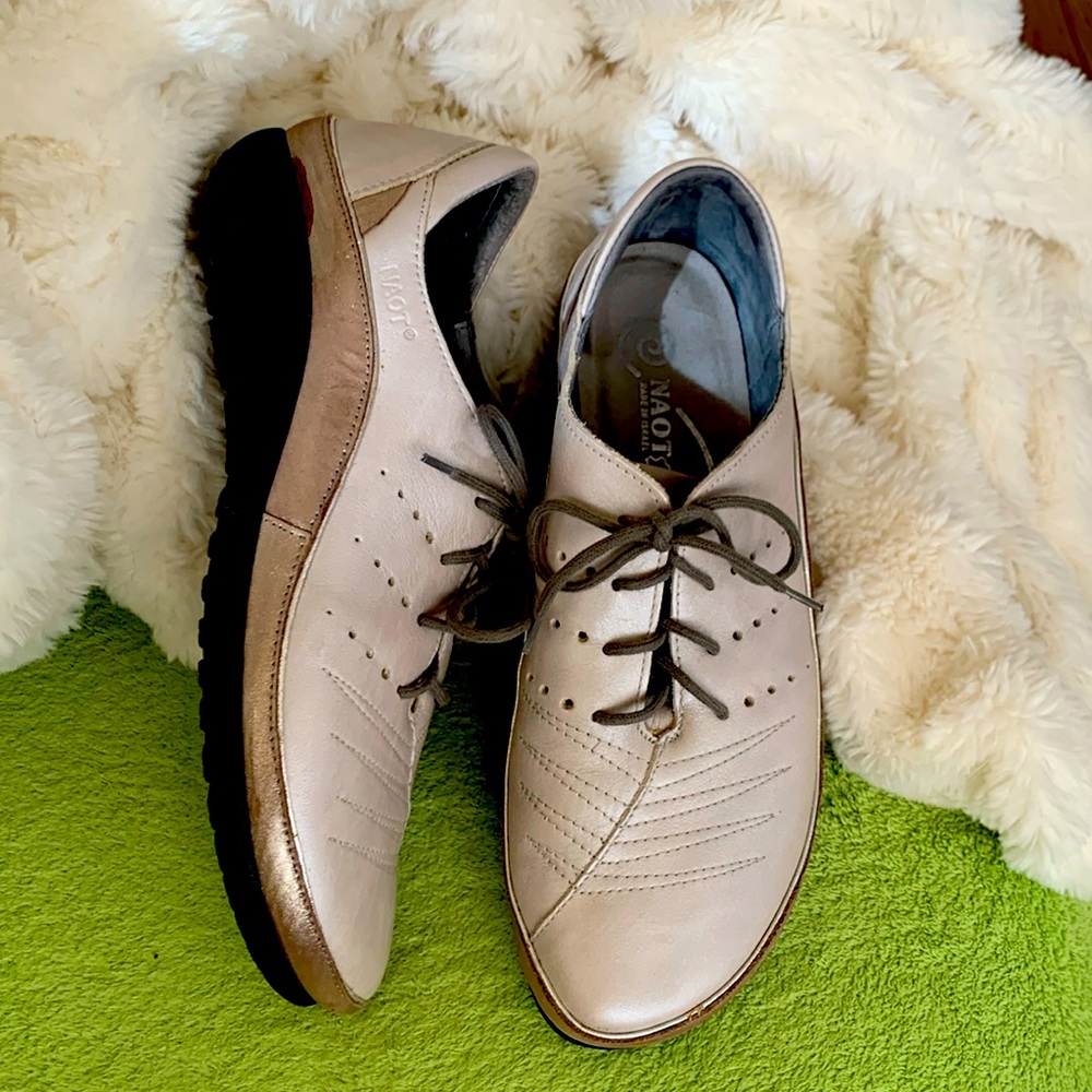 Naot US 10-10.5/ EU 41 Comfortable walking shoes.